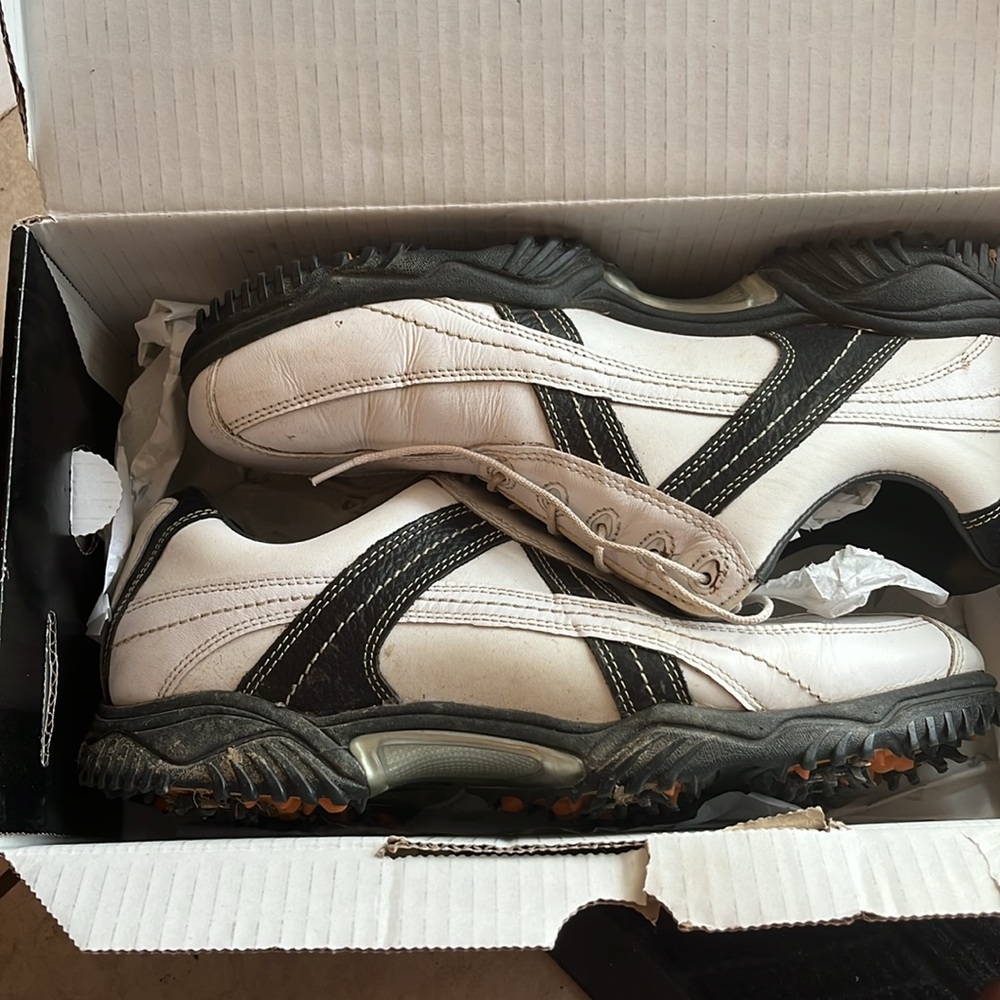 Footjoy Men’s golf shoes, 10M, contour series